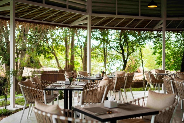 Sanctuary Nam Ngum Beach Resort