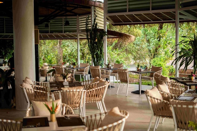 Sanctuary Nam Ngum Beach Resort