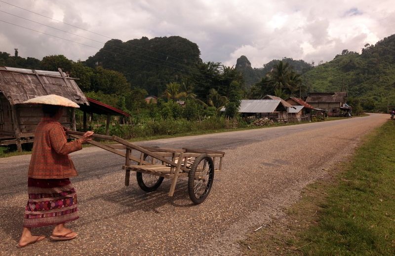 road to vang vieng
